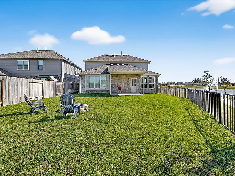 1601 Darwin Cedar Dr — Photo 43