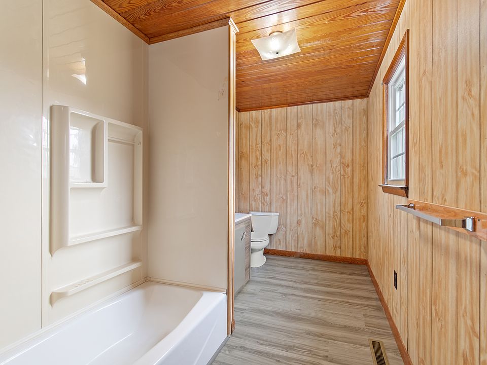 1st image of 849 Old Lennon Rd SE