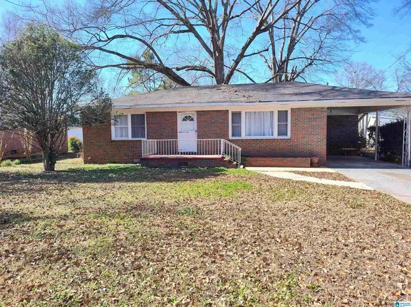 205 Country Dr, Sylacauga, AL 35150
