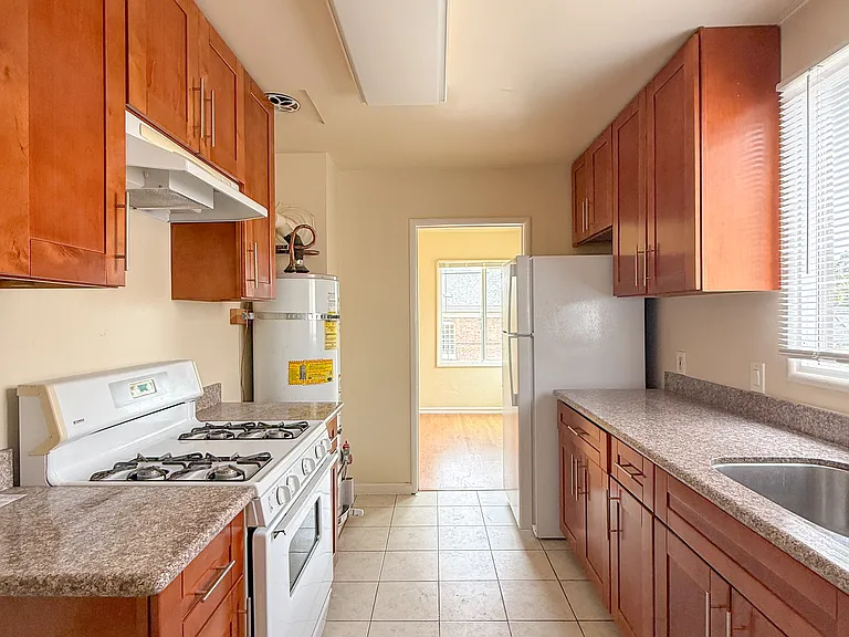 1921 Bonita Ave #4 — Photo 7
