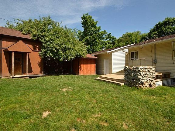 3rd image of 2532 Towner Blvd