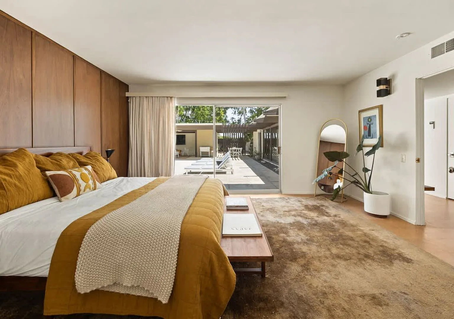 Mid-Century Villa w/ Pool, Near El Paseo Shopping — Photo 3