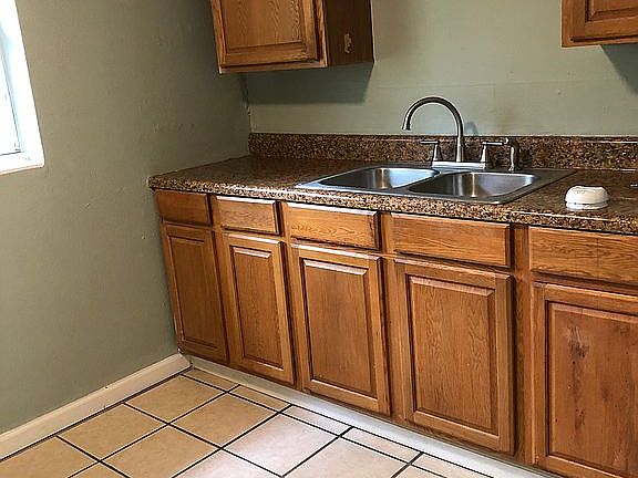 5th image of 1719 Tyler St #2