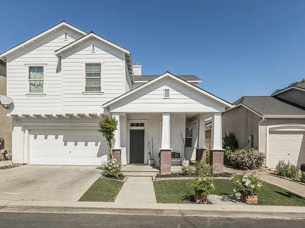 717 W Tivoli Ln, Clovis, CA 93619