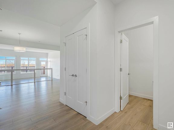 4th image of 9997 205a St NW
