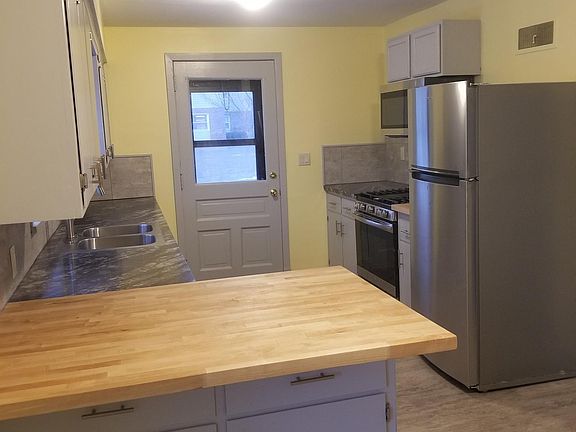 3rd image of 341 N Clark St #2