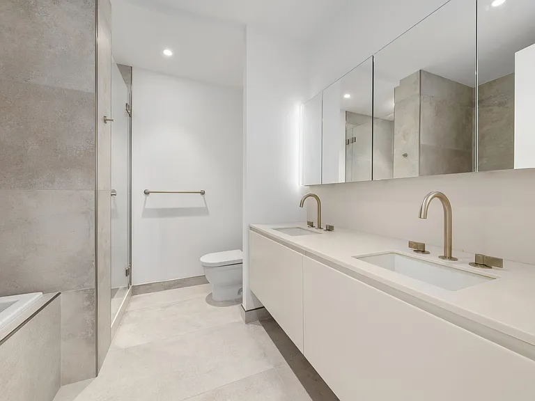 101 W 67th St #Penthouse 2B — Photo 8
