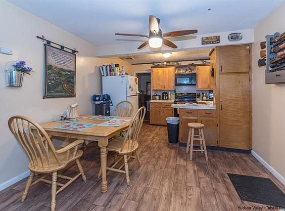4th image of 6 Penny Ln