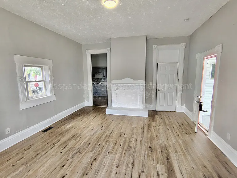 817 S Main St — Photo 4
