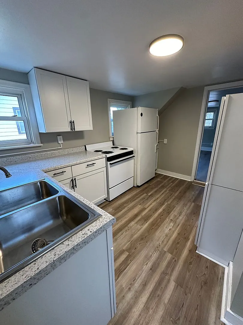 PP - 15 - Stoughton — Photo 1