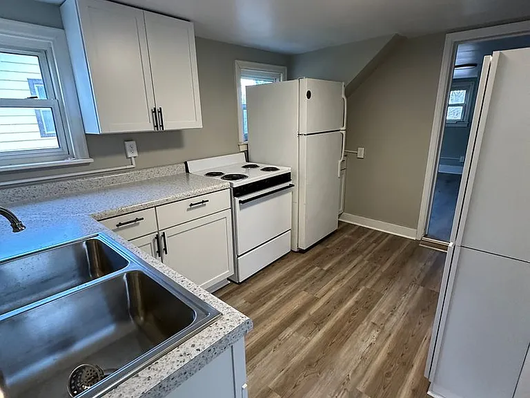 1317 Stoughton Ave — Photo 1