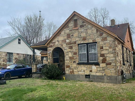 2nd image of 1818 McMillan St