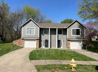 322 NW Gibson Rd, Lees Summit, MO 64063