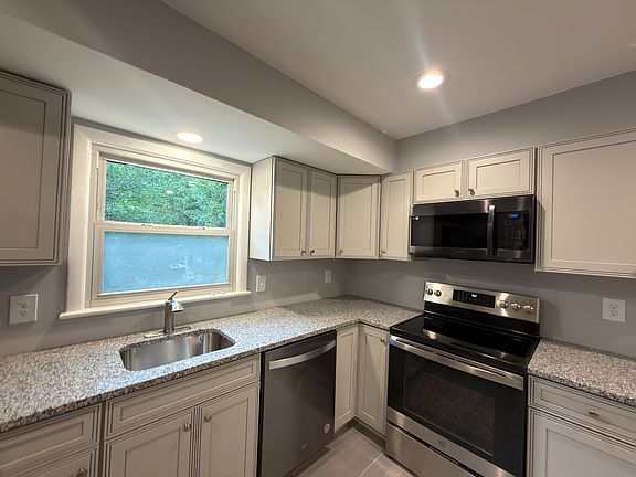 4th image of 9226 Limestone Pl