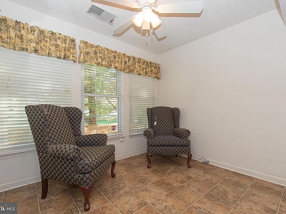 3rd image of 200 Hazelnut Ct Unit 200C