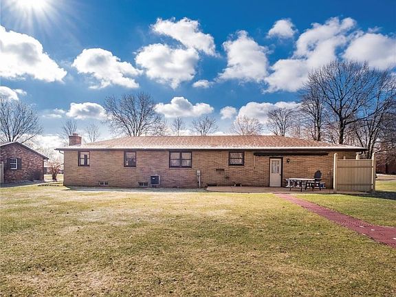 3rd image of 5015 Glenoak Dr