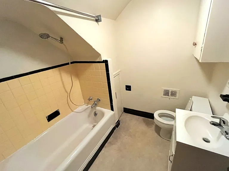 Classic Tile Tub-Shower