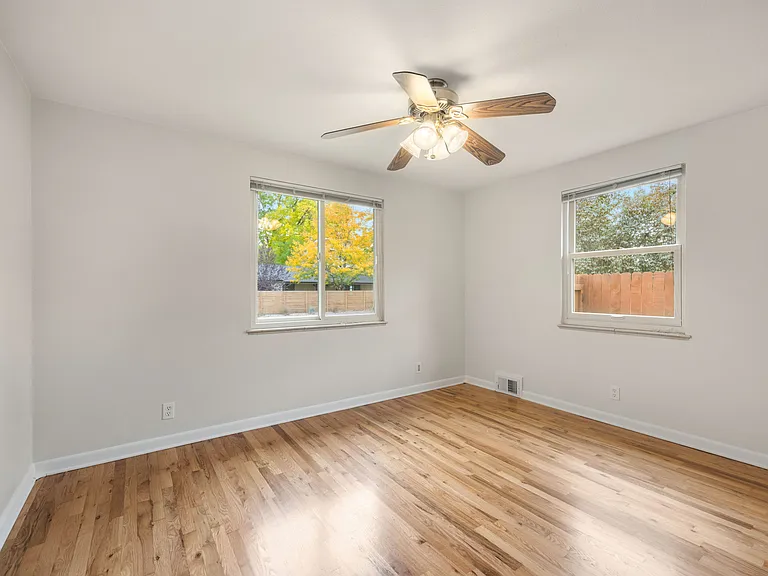 160 Circle Dr — Photo 23