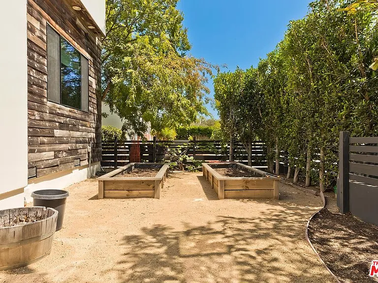 3256 Cabrillo Blvd — Photo 28