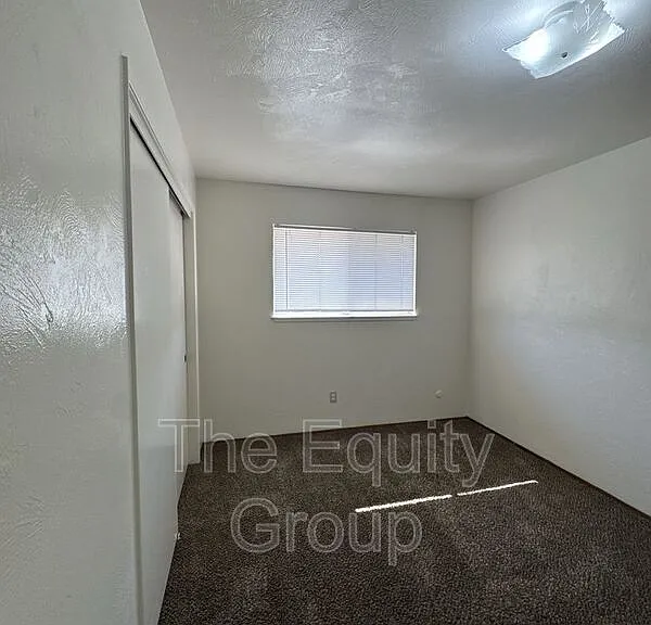 733 S County Center Dr #H — Photo 12