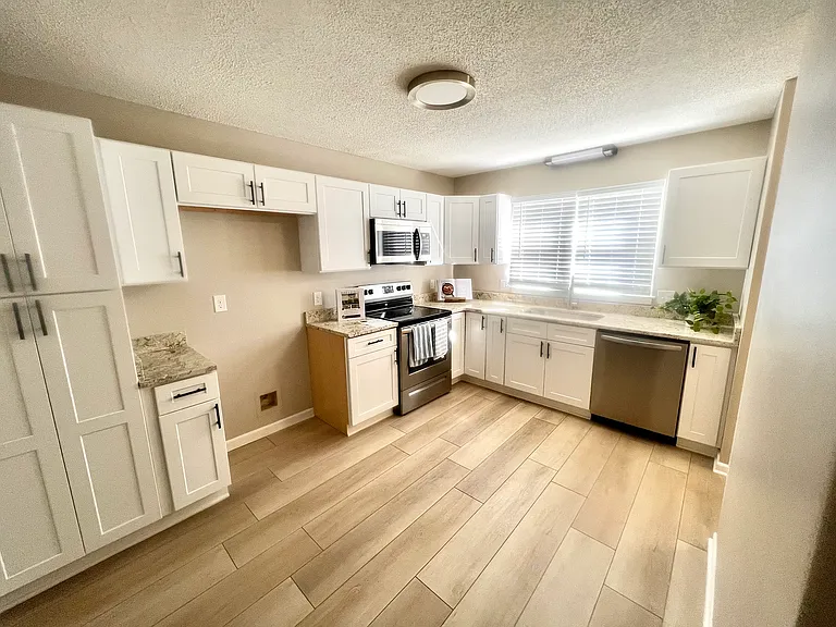 Furman Place Townhomes — Photo 16