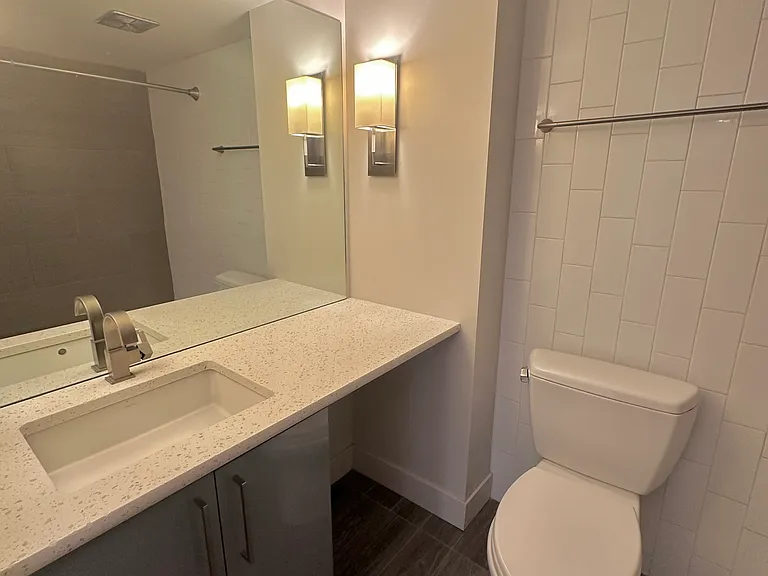 Luxe Tower apartments — Photo 27