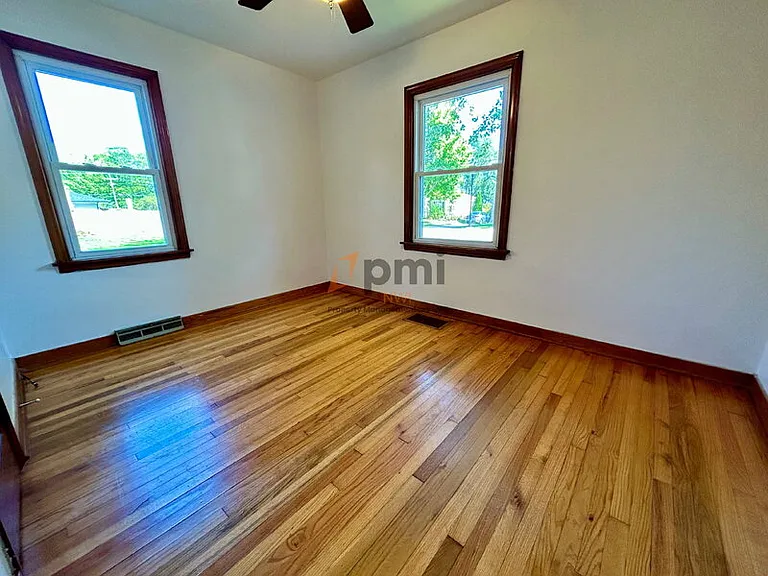 9344 Keilman St — Photo 15