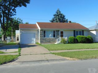 1201 Parkway Dr, Burlington, IA 52601