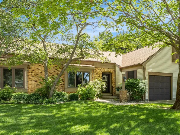 17652 Woodbridge Rd, Spring Lake, MI 49456