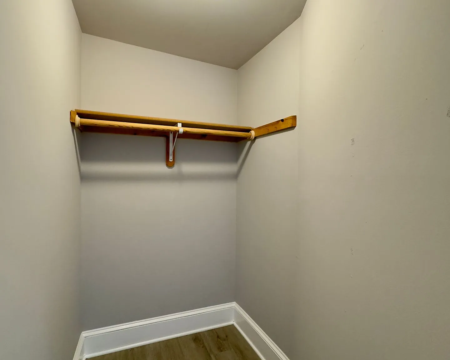 For Rent: Spacious Urban Living at 1322-1324 Eutaw Pl Your Ideal City Dwelling! — Photo 2