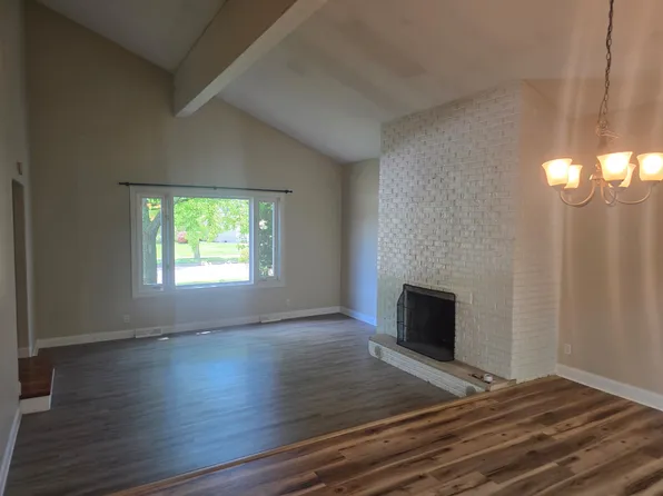 225 Vail Ct #1, Saint Joseph, MI 49085