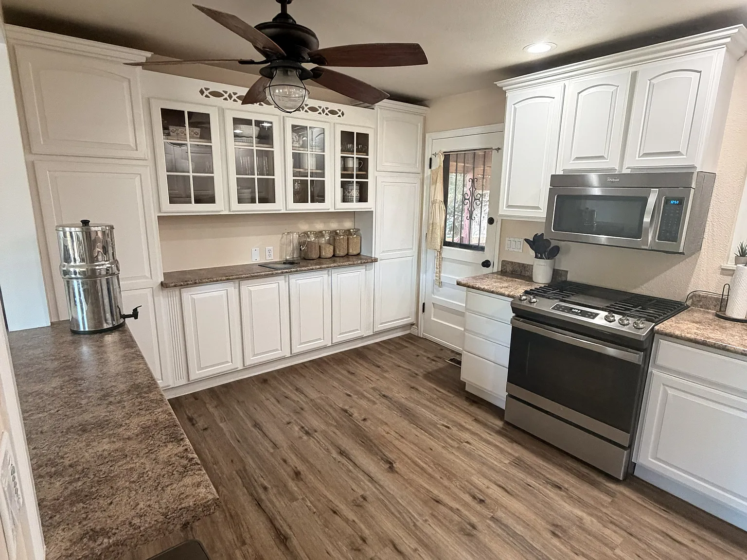 4 bed, 1848 sqft, $3,500 — Photo 2