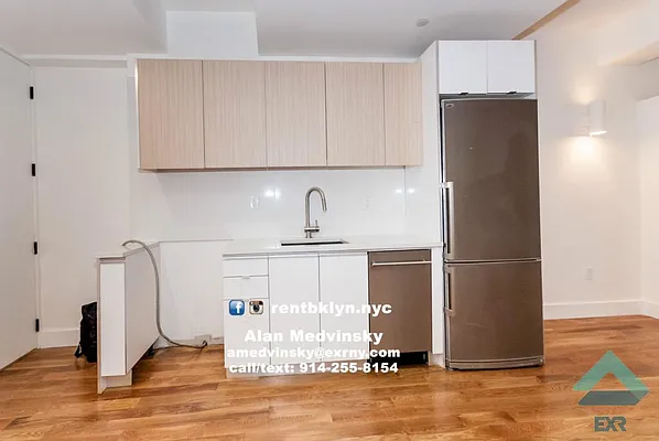 Rented by EXR | media 37