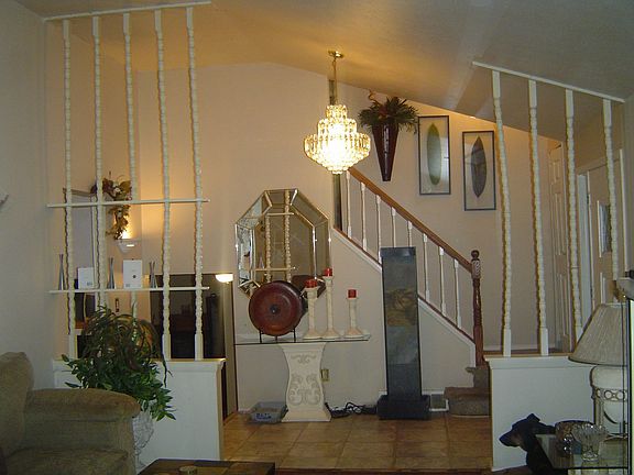 3rd image of 1175 S Circle View Dr