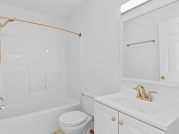 4th image of 1910 Wallace Ave NE