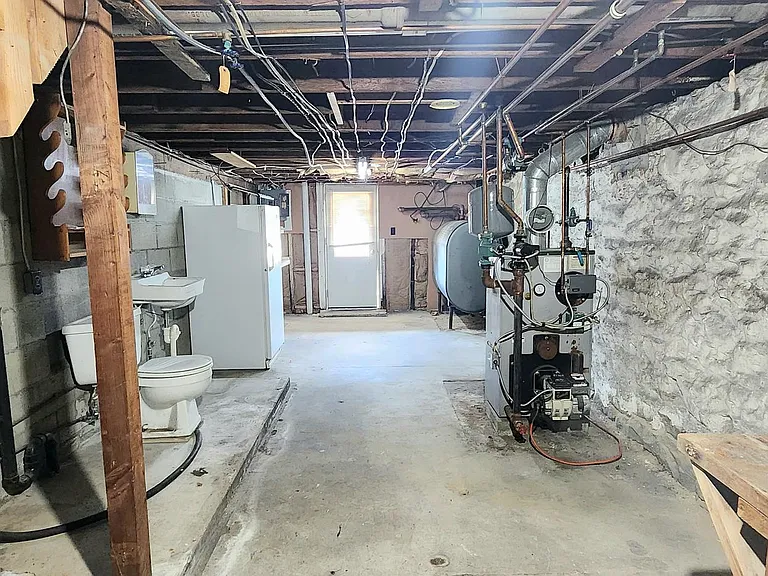 245 S Chestnut St — Photo 11