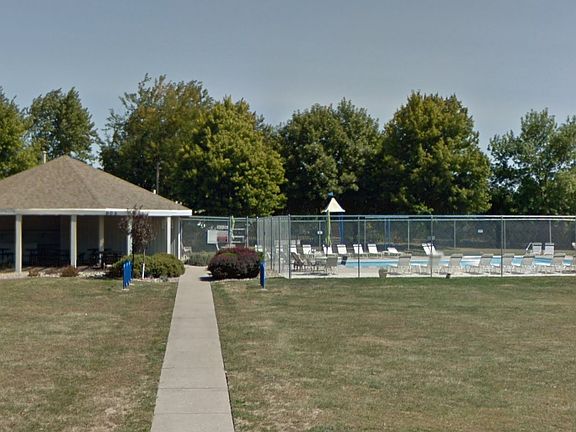 Assn pool view in front yard