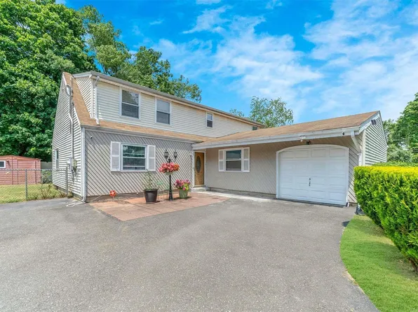 473 Ralph Avenue, Central Islip, NY 11722