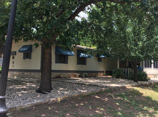 322 Live Oak St, Ingram, TX 78025