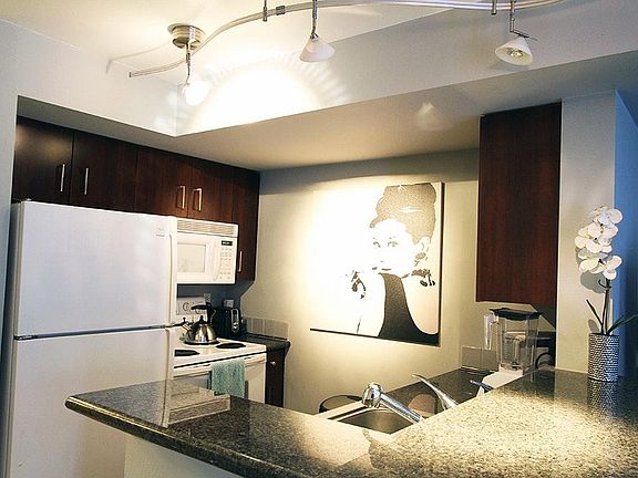 4th image of 108 5th Ave S Unit 514