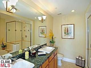 5th image of 5753 White Oak Ave Unit 21