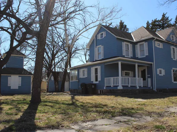 521 W 5th St, Halstead, KS 67056