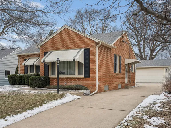 3913 Clinton Ave, Des Moines, IA 50310
