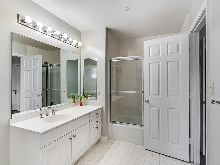 7802 Hidden Meadow Ter — Photo 38