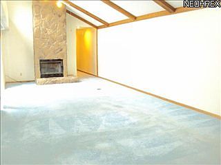 4th image of 40 Pinewood Dr