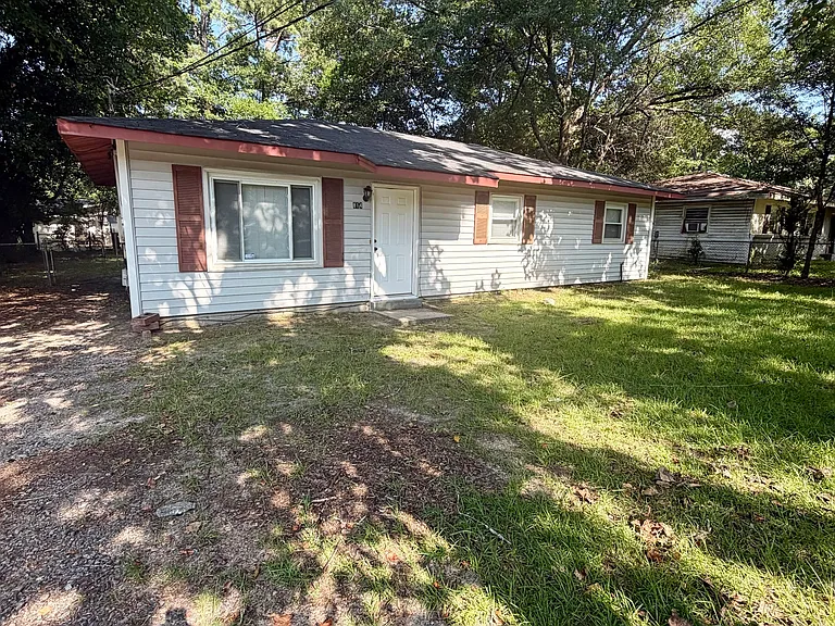 814 Crestwood Ter — Photo 3