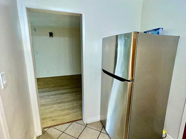 1226 Armacost Ave #2 — Photo 13