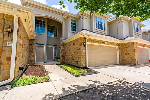 1101 E Parmer Ln Photo 1