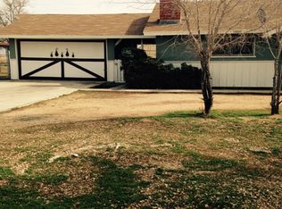 12457 Tonikan Rd, Apple Valley, CA 92308