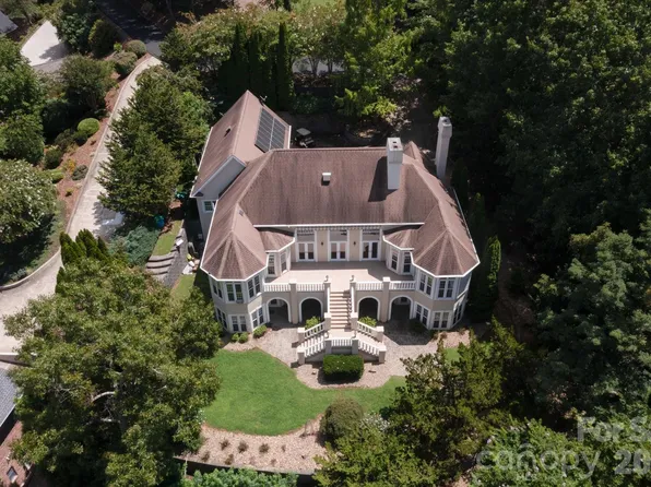 705 Lake Club Dr, Nebo, NC 28761